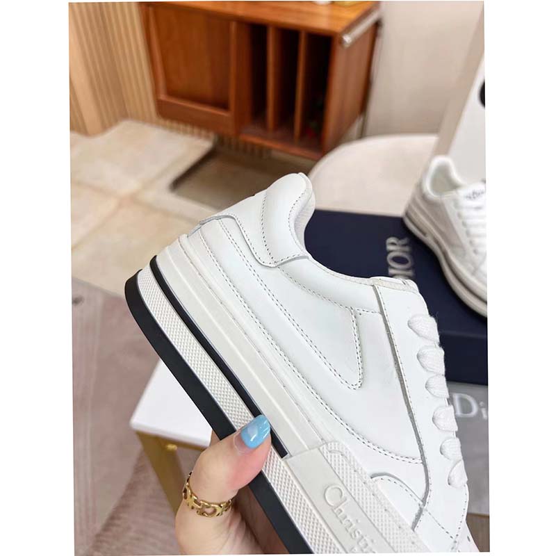 Dior Unisex CD D-Freeway Sneaker Vibe White Calfskin Leather Two Tone Rubber Sole Star