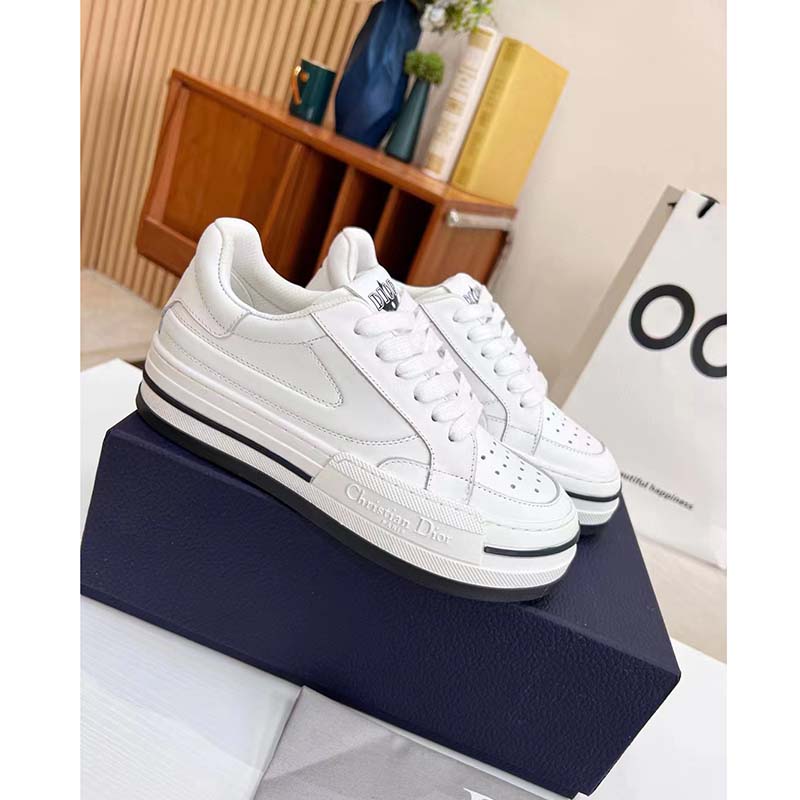 Dior Unisex CD D-Freeway Sneaker Vibe White Calfskin Leather Two Tone Rubber Sole Star