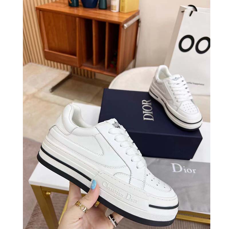 Dior Unisex CD D-Freeway Sneaker Vibe White Calfskin Leather Two Tone Rubber Sole Star