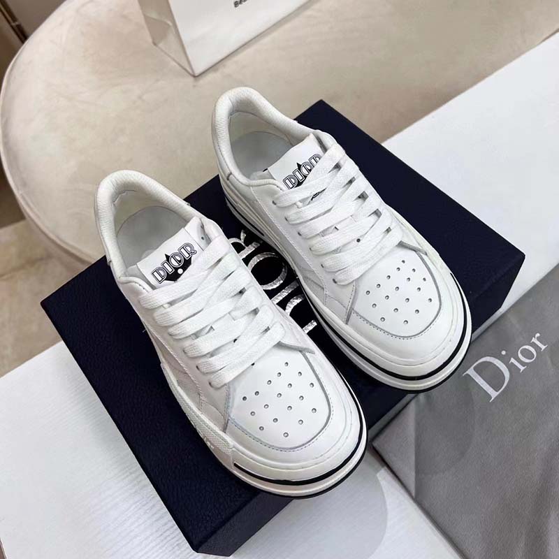 Dior Unisex CD D-Freeway Sneaker Vibe White Calfskin Leather Two Tone Rubber Sole Star