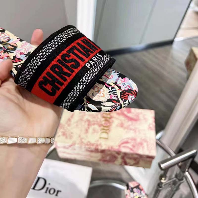 Dior Unisex CD Dway Slide Black Multicolor Embroidered Cotton Toile De Jouy Pop