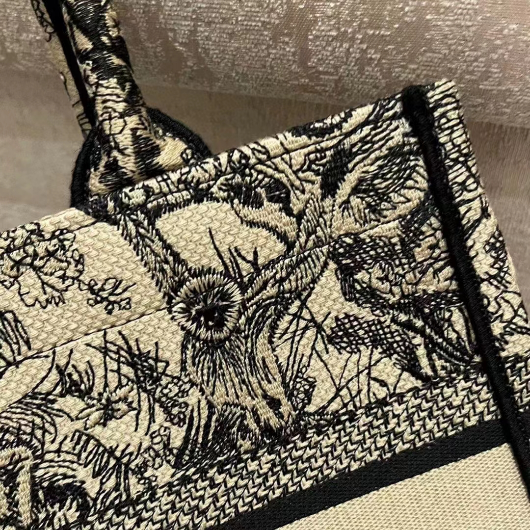 Dior Women CD Large Lady D-Lite Bag Brown Toile De Jouy Embroidery