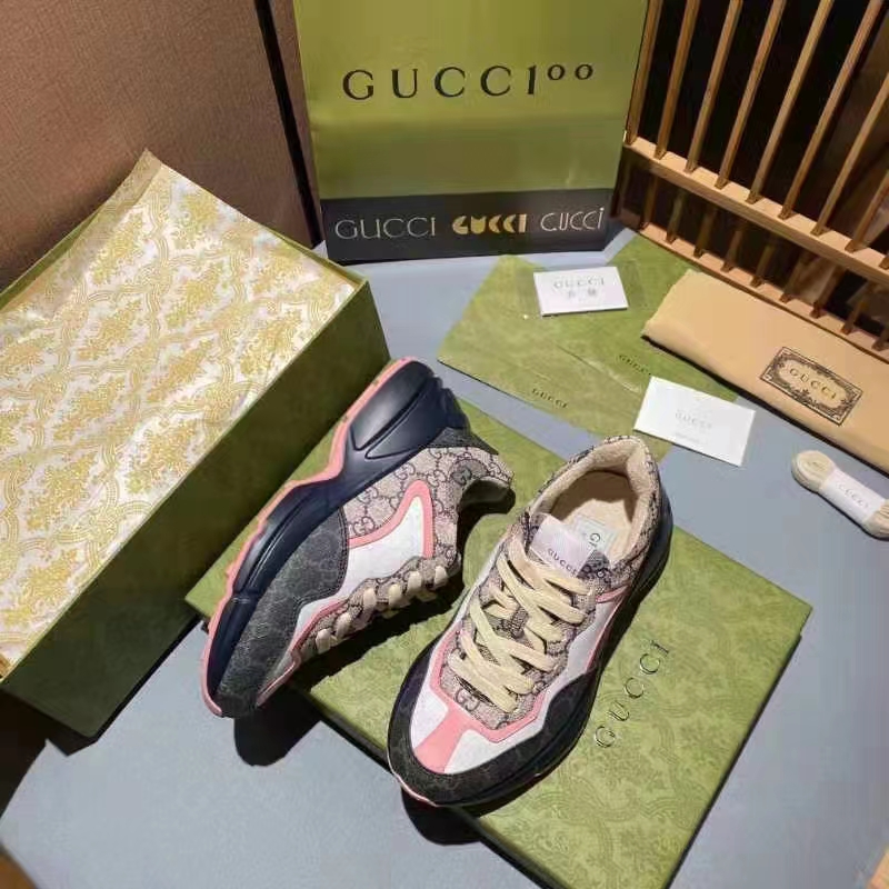 Gucci Unisex GG Rhyton Sneaker Beige Blue GG Supreme Canvas Low Heel