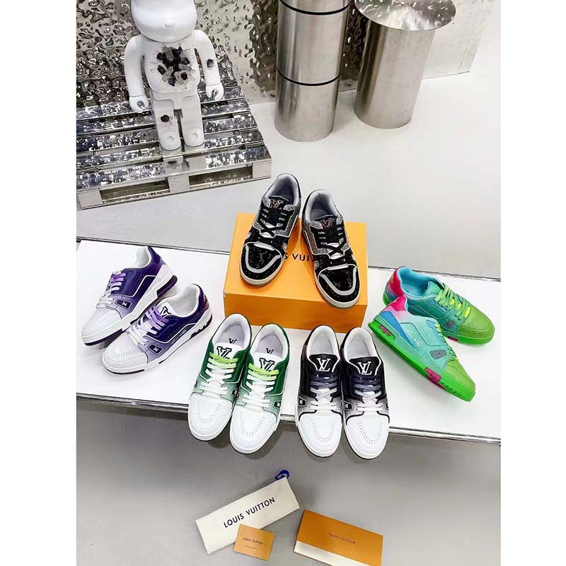 Louis Vuitton LV Unisex Trainer Sneaker Green Grained Calf Leather Rubber Outsole