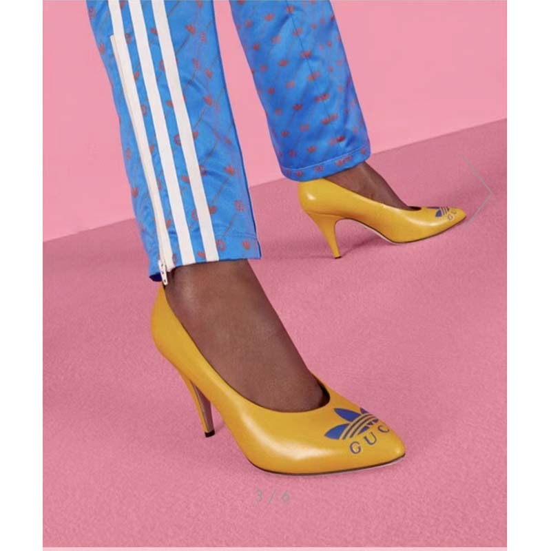 Gucci Women Adidas x Gucci Trefoil Pump Yellow Leather Blue Trefoil Print 9 Cm Heel