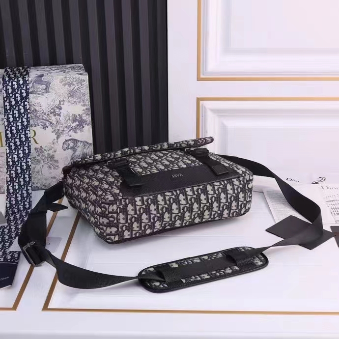 Dior Unisex CD Dior Explorer Bag Beige Black Dior Oblique Jacquard