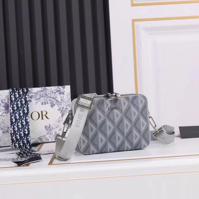 Dior Unisex CD Messenger Pouch Dior Gray CD Diamond Canvas