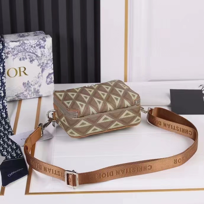 Dior Unisex CD Messenger Pouch Natural CD Diamond Canvas