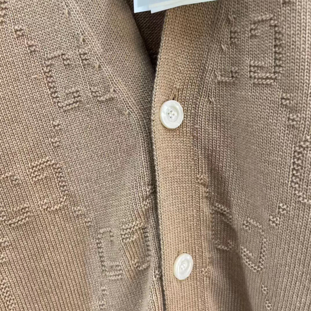 Gucci Men GG Wool Cardigan Beige V-Neck Collar Two Front Pockets