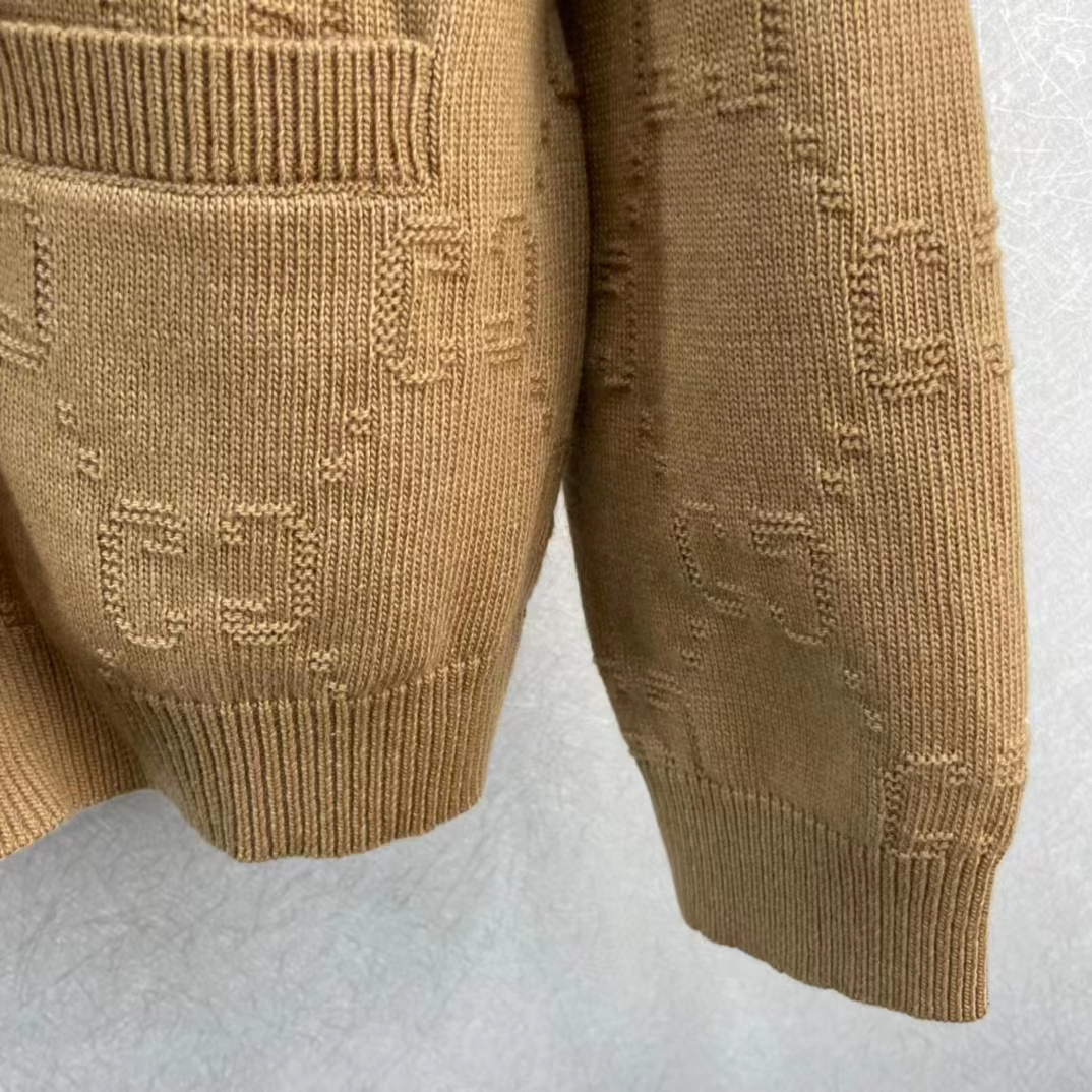Gucci Men GG Wool Cardigan Beige V-Neck Collar Two Front Pockets