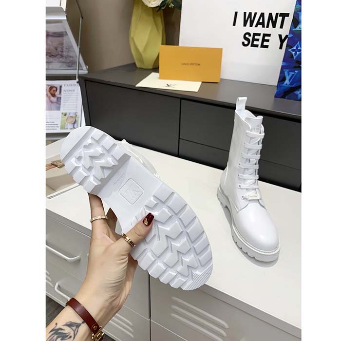 Louis Vuitton LV Unisex Territory Flat Ranger White Calf Leather Circle