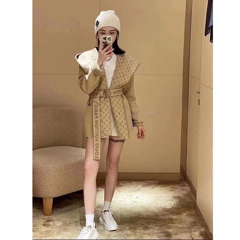 Louis Vuitton LV Women Signature Double Face Short Wrap Coat Wool-Silk Regular Fit