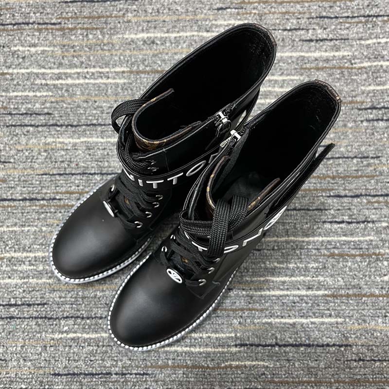 Louis Vuitton Unisex Territory Flat Ranger Black Calf Leather LV Circle Lace