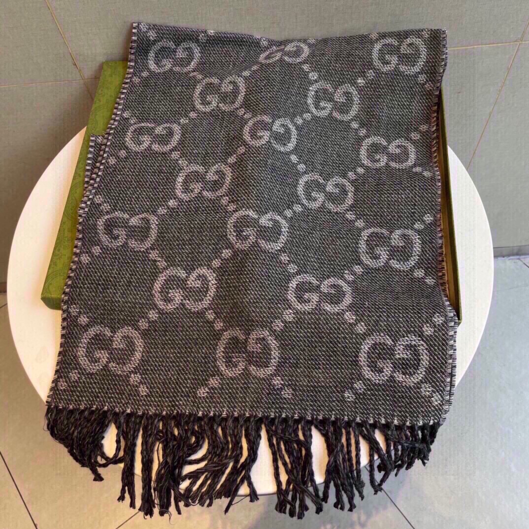 Gucci Unisex GG Jcquard Pattern Knit Scarf Tassels Grey Wool Light Grey GG