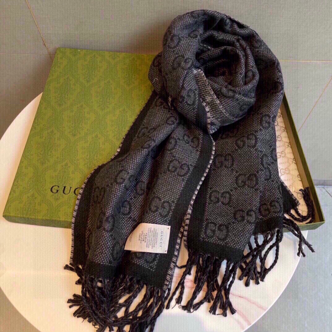 Gucci Unisex GG Jcquard Pattern Knit Scarf Tassels Grey Wool Light Grey GG