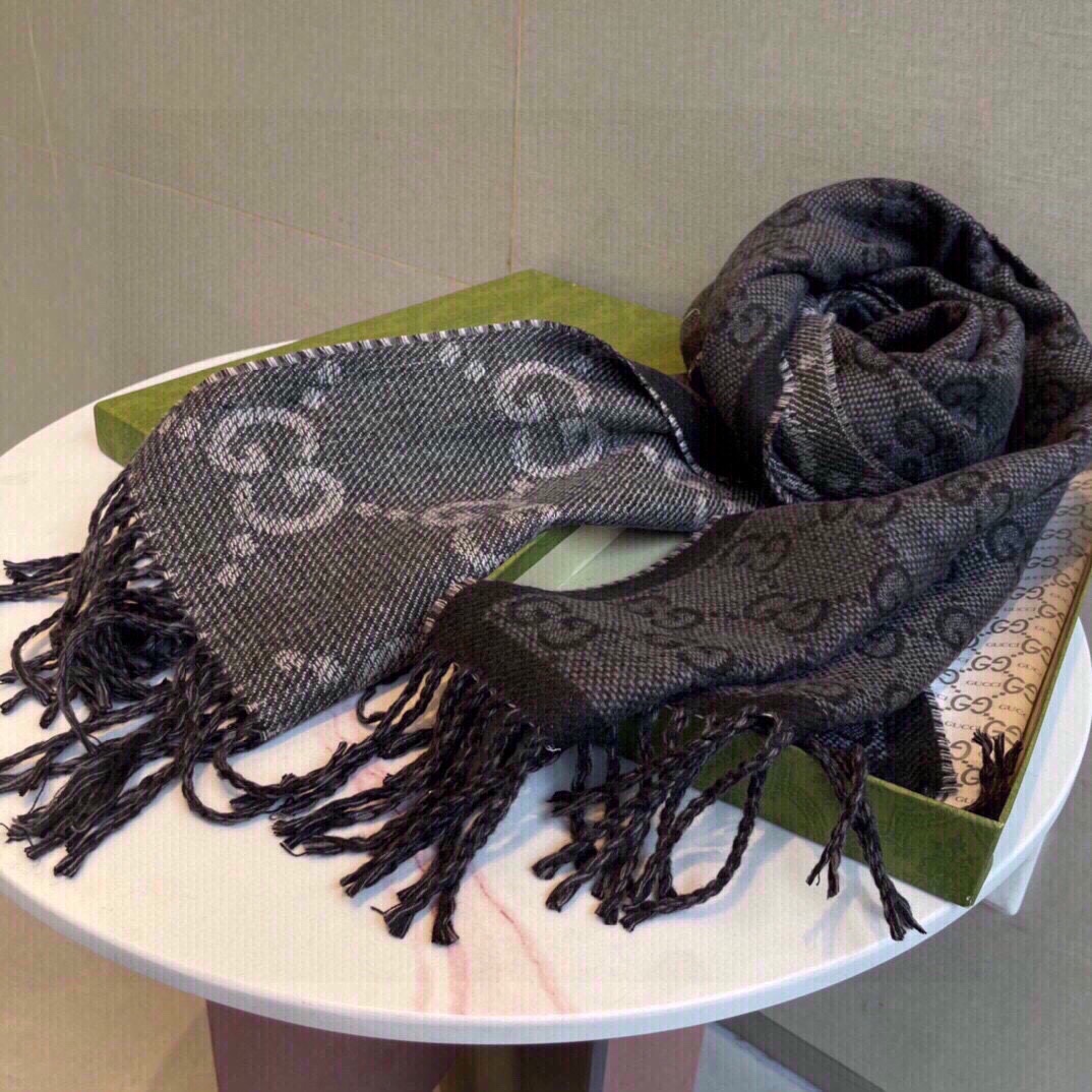 Gucci Unisex GG Jcquard Pattern Knit Scarf Tassels Grey Wool Light Grey GG