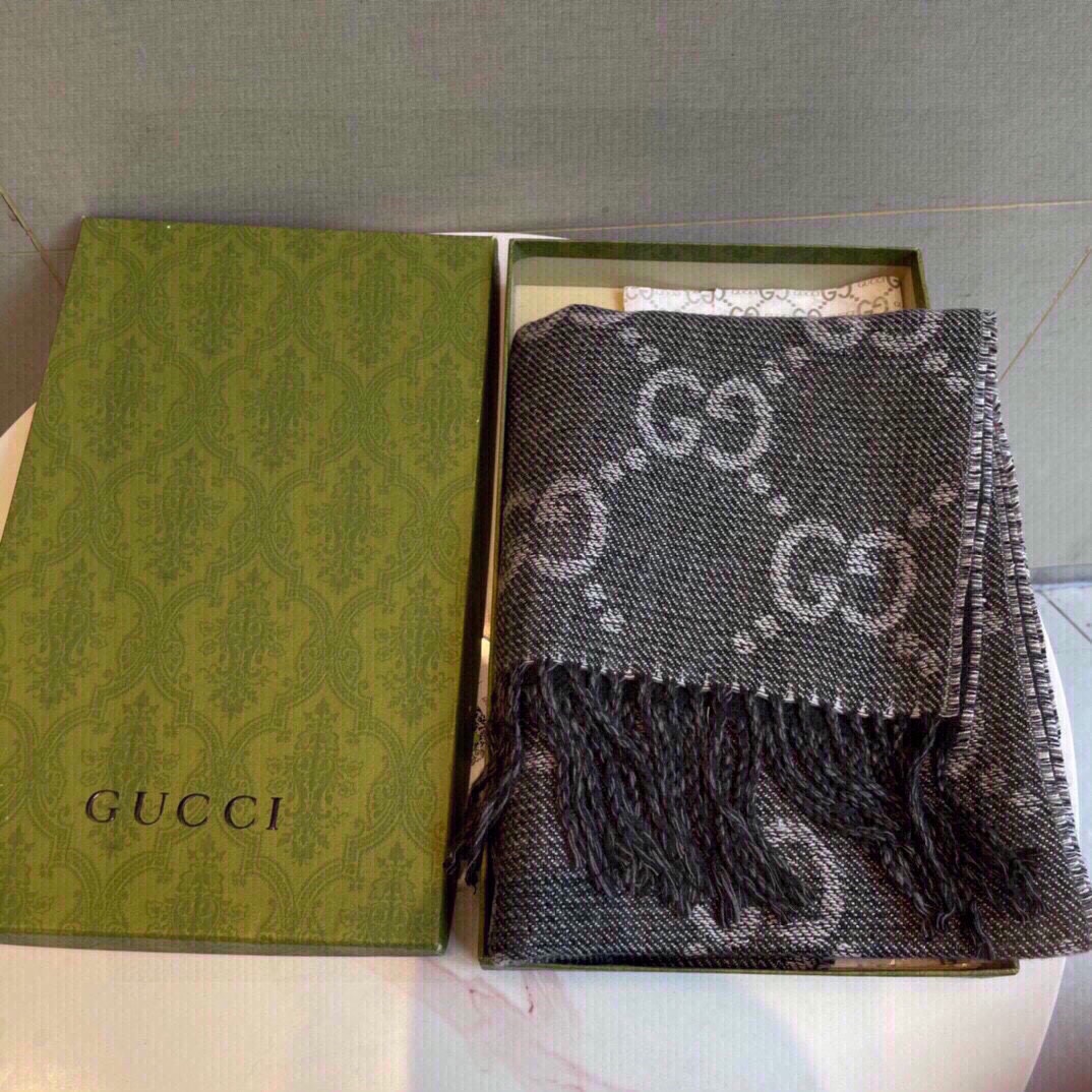 Gucci Unisex GG Jcquard Pattern Knit Scarf Tassels Grey Wool Light Grey GG