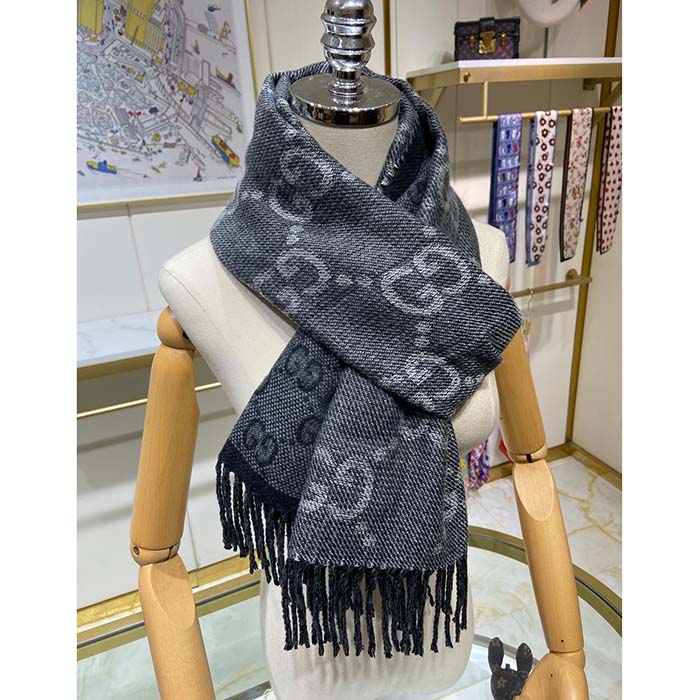 Gucci Unisex GG Jcquard Pattern Knit Scarf Tassels Grey Wool Light Grey GG