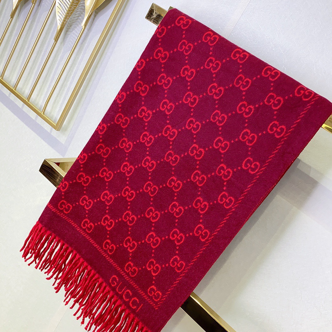 Gucci Women GG Jacquard Pattern Knitted Scarf Magenta Bordeaux GG Wool