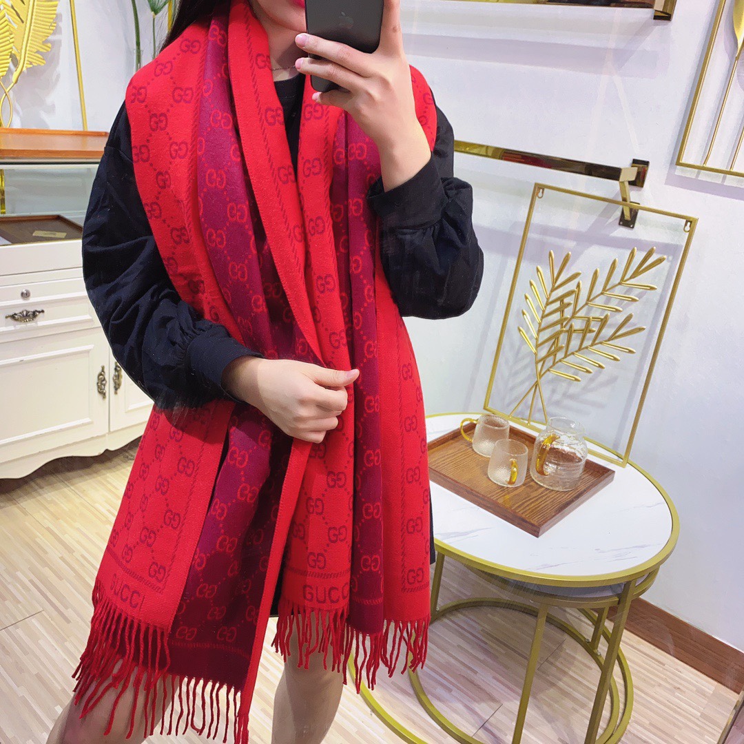 Gucci Women GG Jacquard Pattern Knitted Scarf Magenta Bordeaux GG Wool