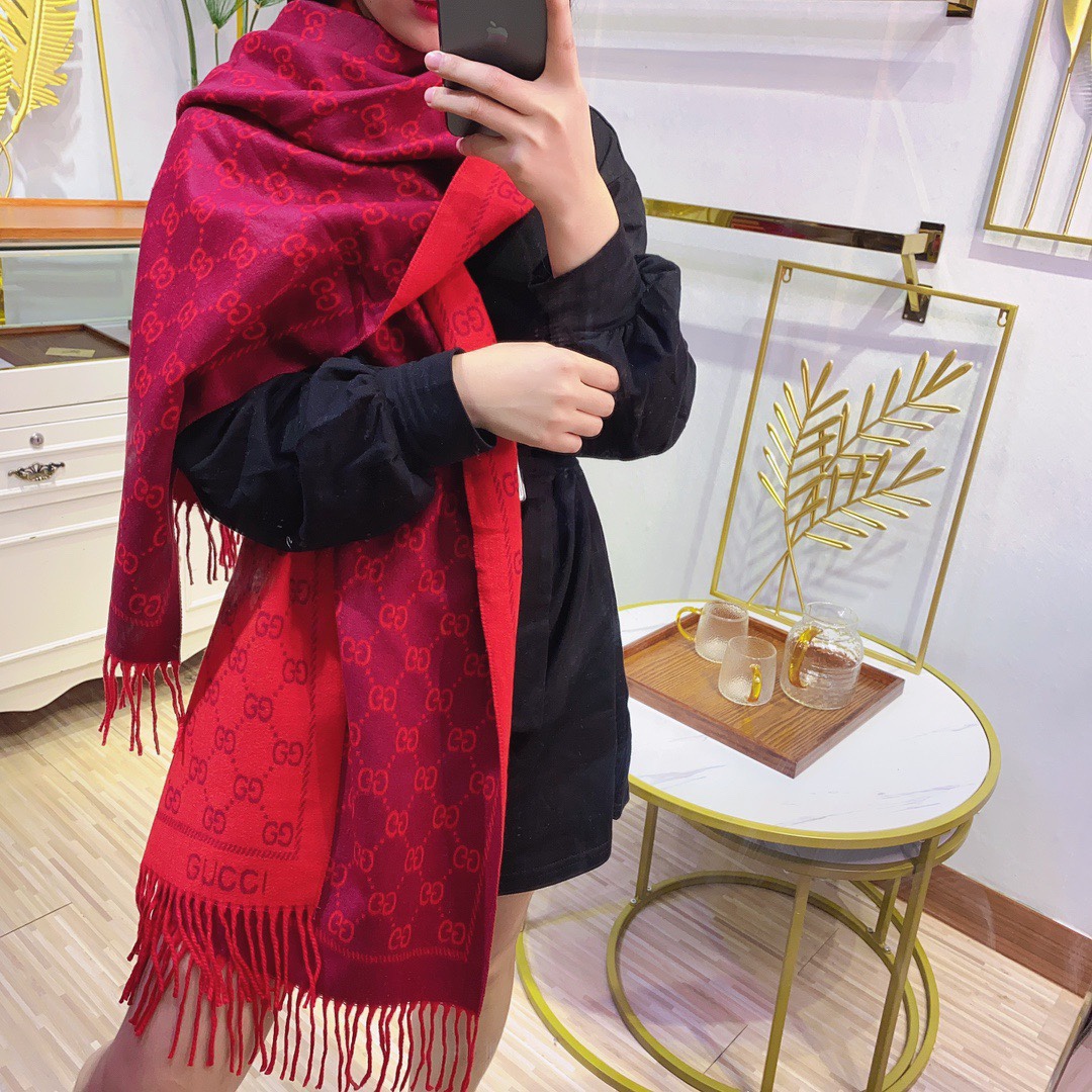 Gucci Women GG Jacquard Pattern Knitted Scarf Magenta Bordeaux GG Wool