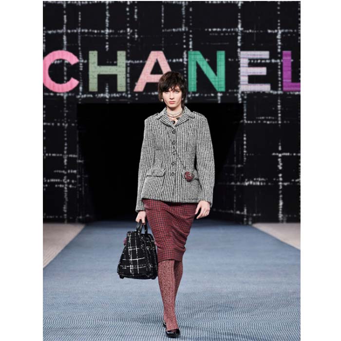 Chanel Women CC Large Shopping Bag Wool Tweed Gold-Tone Metal Black White