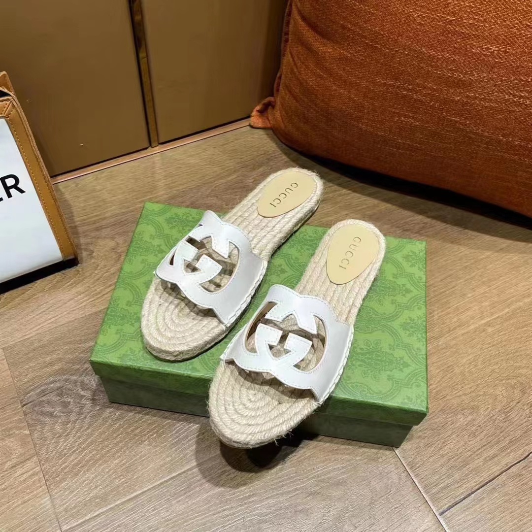 Gucci Unisex Interlocking G Cut-Out Slide Sandals White Leather Flat 2 cm Heel