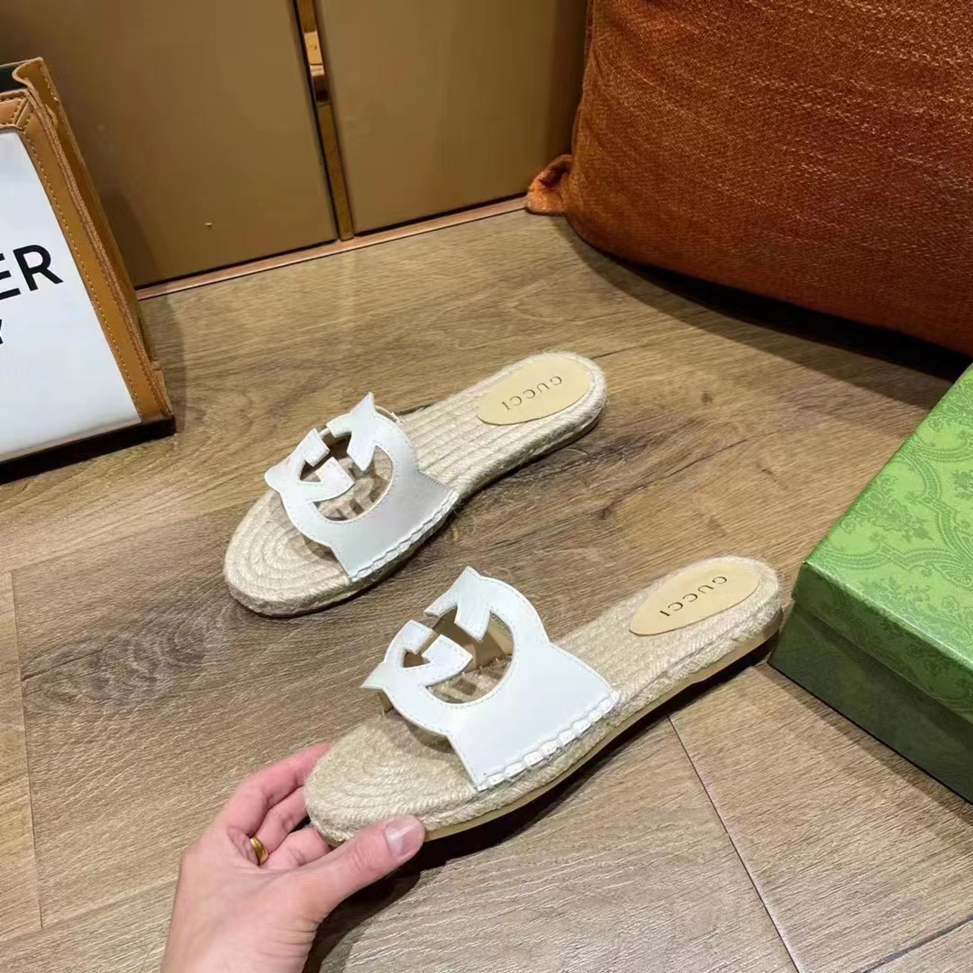Gucci Unisex Interlocking G Cut-Out Slide Sandals White Leather Flat 2 cm Heel