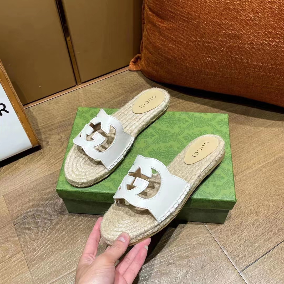 Gucci Unisex Interlocking G Cut-Out Slide Sandals White Leather Flat 2 cm Heel
