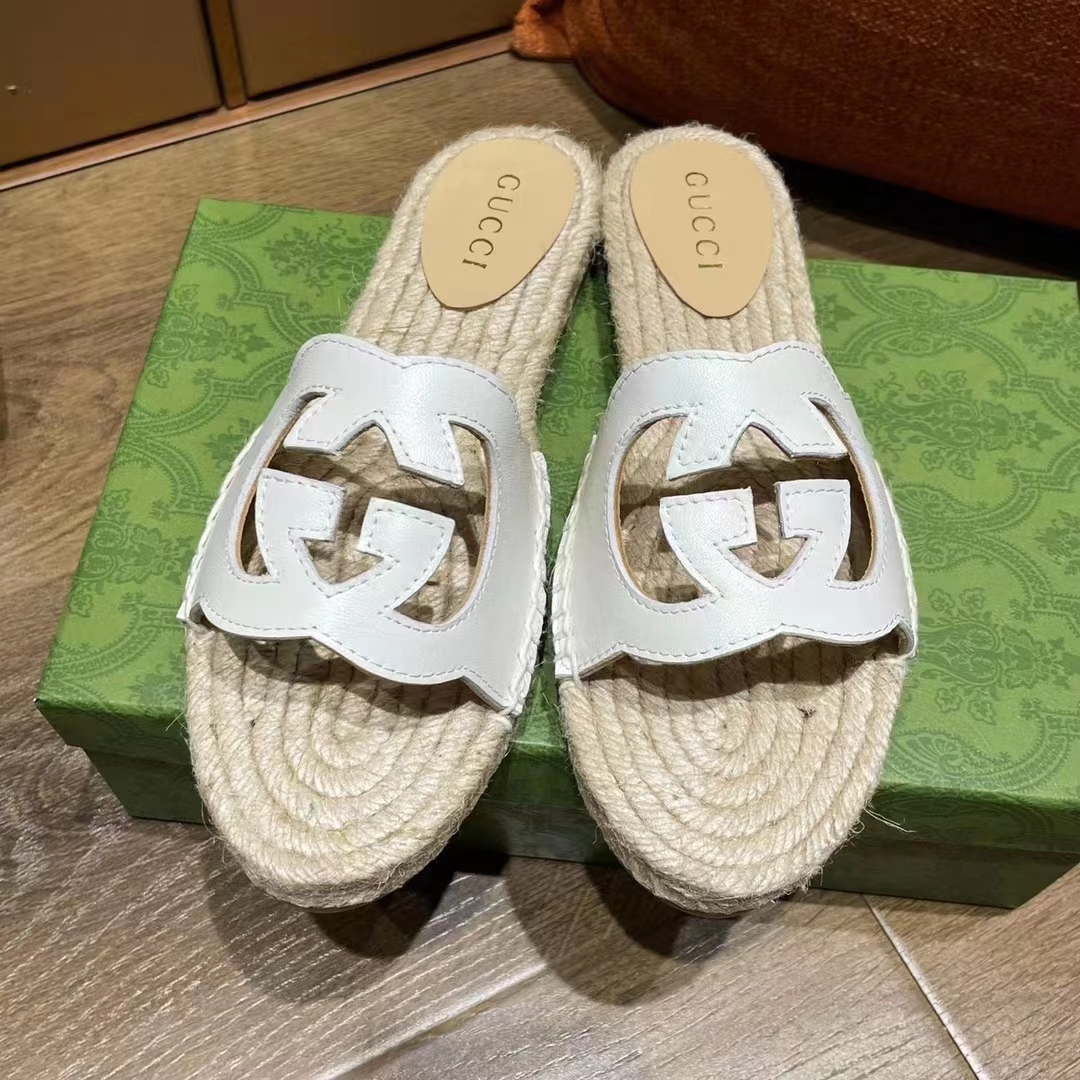 Gucci Unisex Interlocking G Cut-Out Slide Sandals White Leather Flat 2 cm Heel