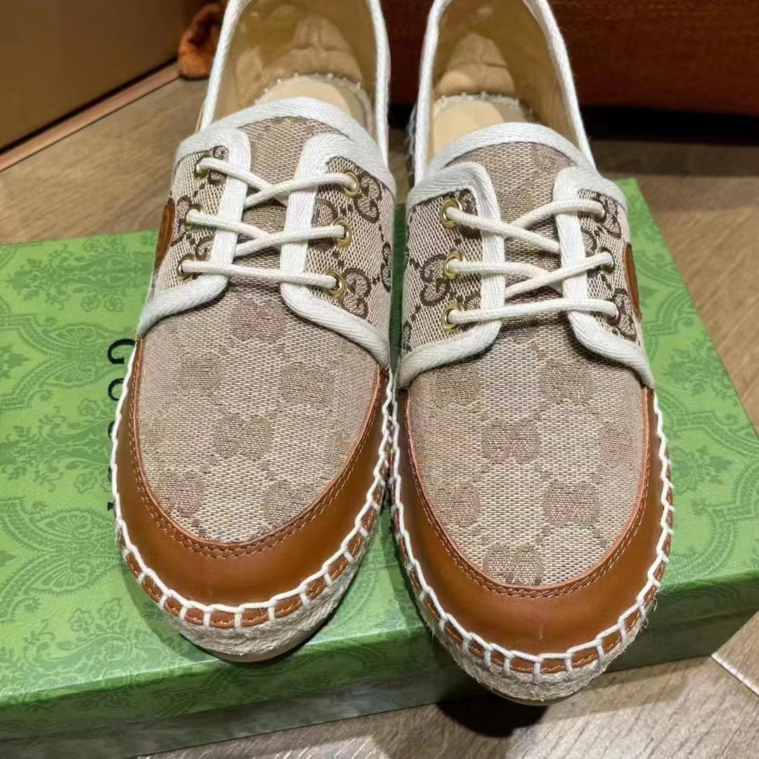 Gucci Unisex Lace-Up GG Shoes Camel Ebony Canvas Low 3 Cm Heel