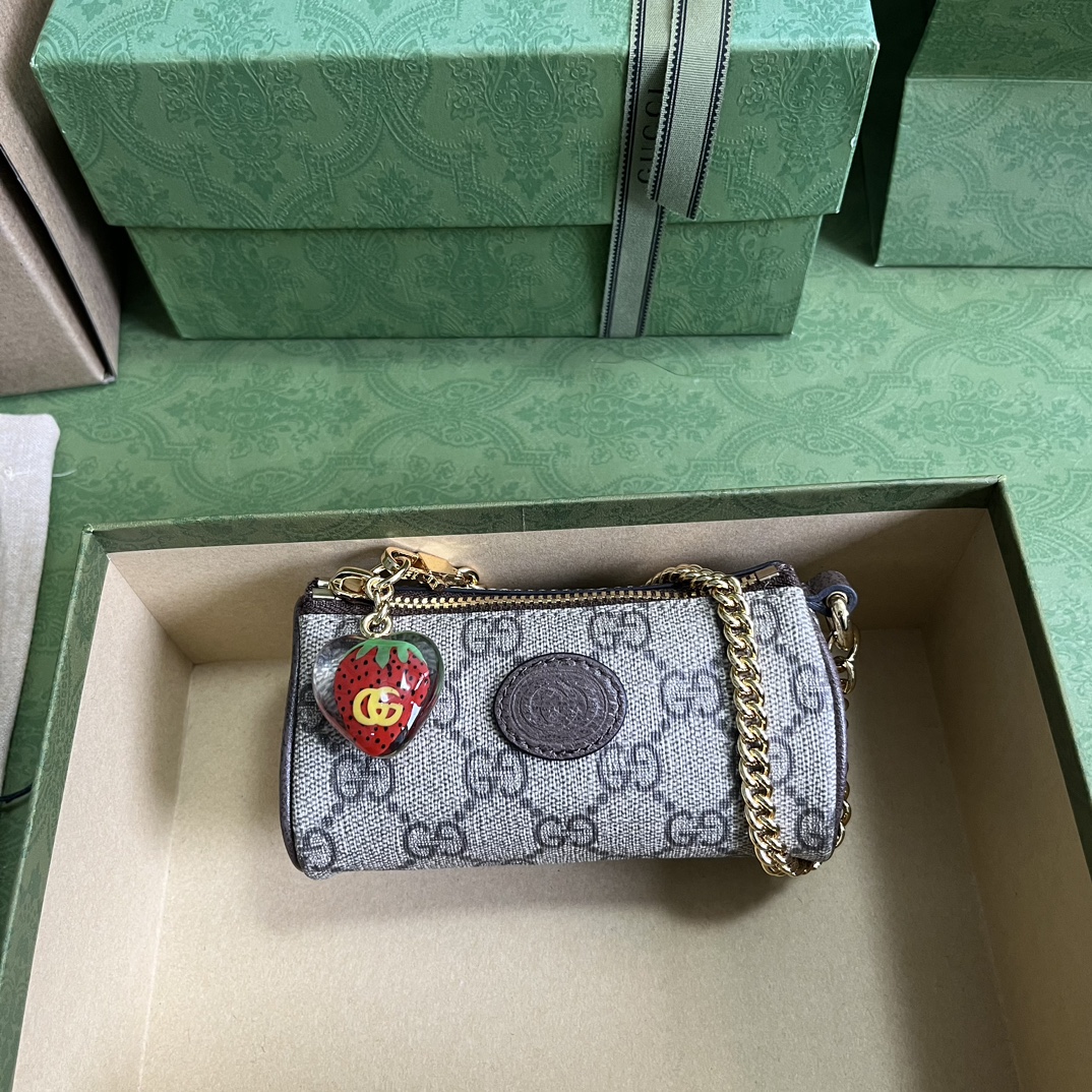 Gucci GG Unisex Coin Purse Double G Strawberry Beige Ebony GG Supreme Canvas