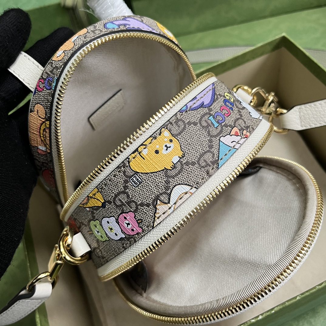 Gucci Unisex Animal Print Multi-Function Bag Beige Ebony GG Supreme Canvas