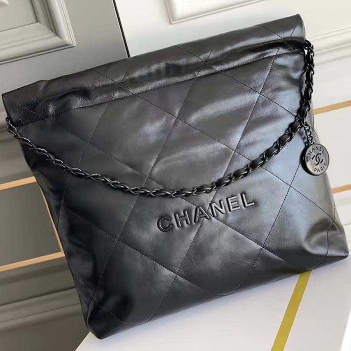Chanel Women 22 Handbag Black Calfskin Black-Tone Metal