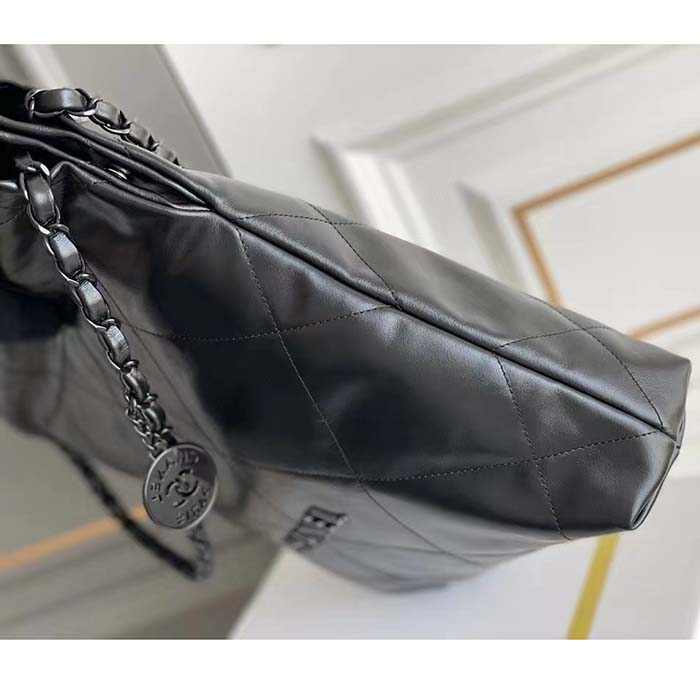 Chanel Women 22 Handbag Black Calfskin Black-Tone Metal