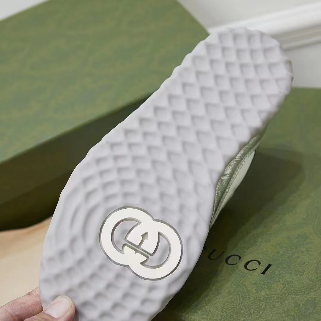 Gucci Unisex GG MAC80 Sneaker Metallic Silver Leather Round Toe Rubber Flat