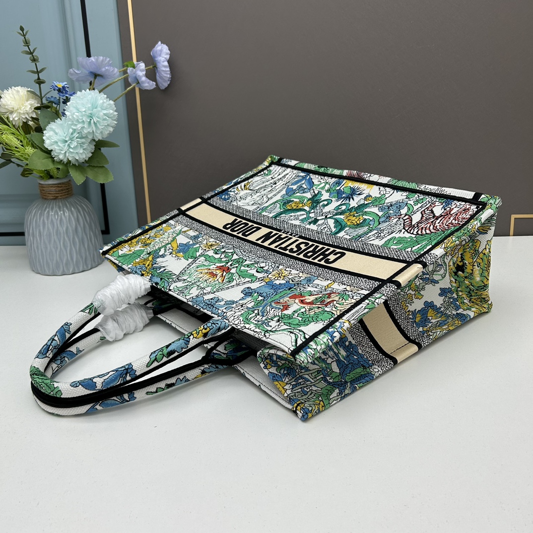 Dior Unisex CD Medium Dior Book Tote White Multicolor Étoile De Voyage Embroidery
