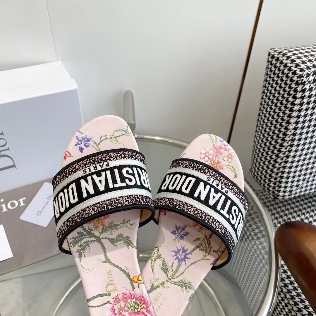 Dior Women CD Dway Slide Powder Pink Multicolor Embroidered Cotton Petites Fleurs