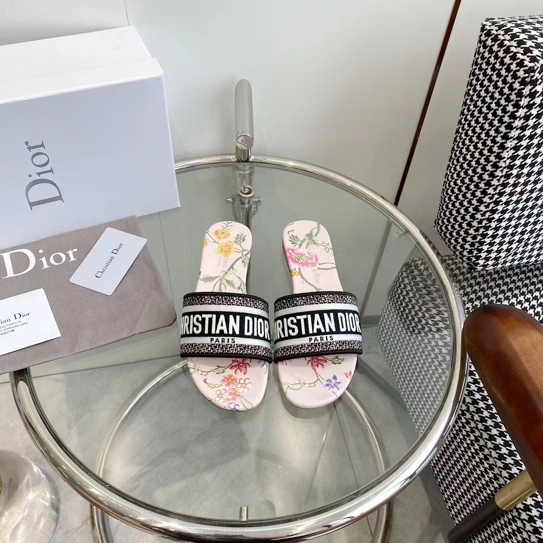 Dior Women CD Dway Slide Powder Pink Multicolor Embroidered Cotton Petites Fleurs