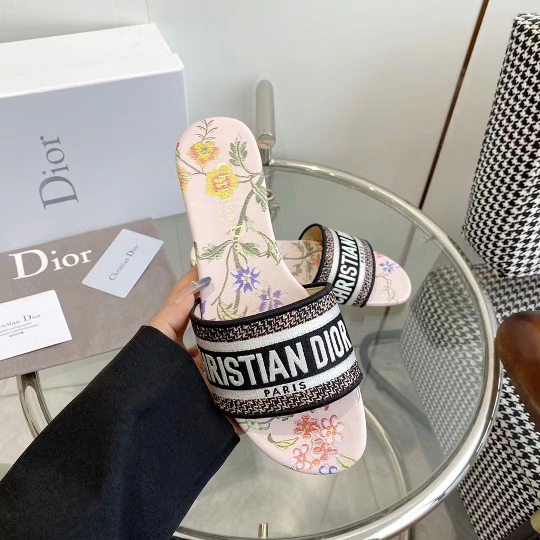 Dior Women CD Dway Slide Powder Pink Multicolor Embroidered Cotton Petites Fleurs