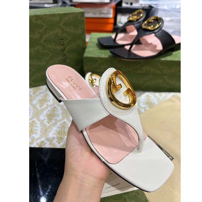 Gucci Women GG Blondie Thong Sandal White Leather Round Interlocking G 1.5 CM Heel