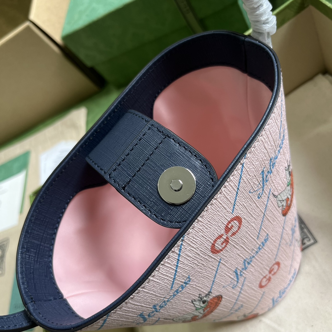 Gucci Children’s Printed Bucket Bag GG The Jetsons Print Pink Supreme Canvas