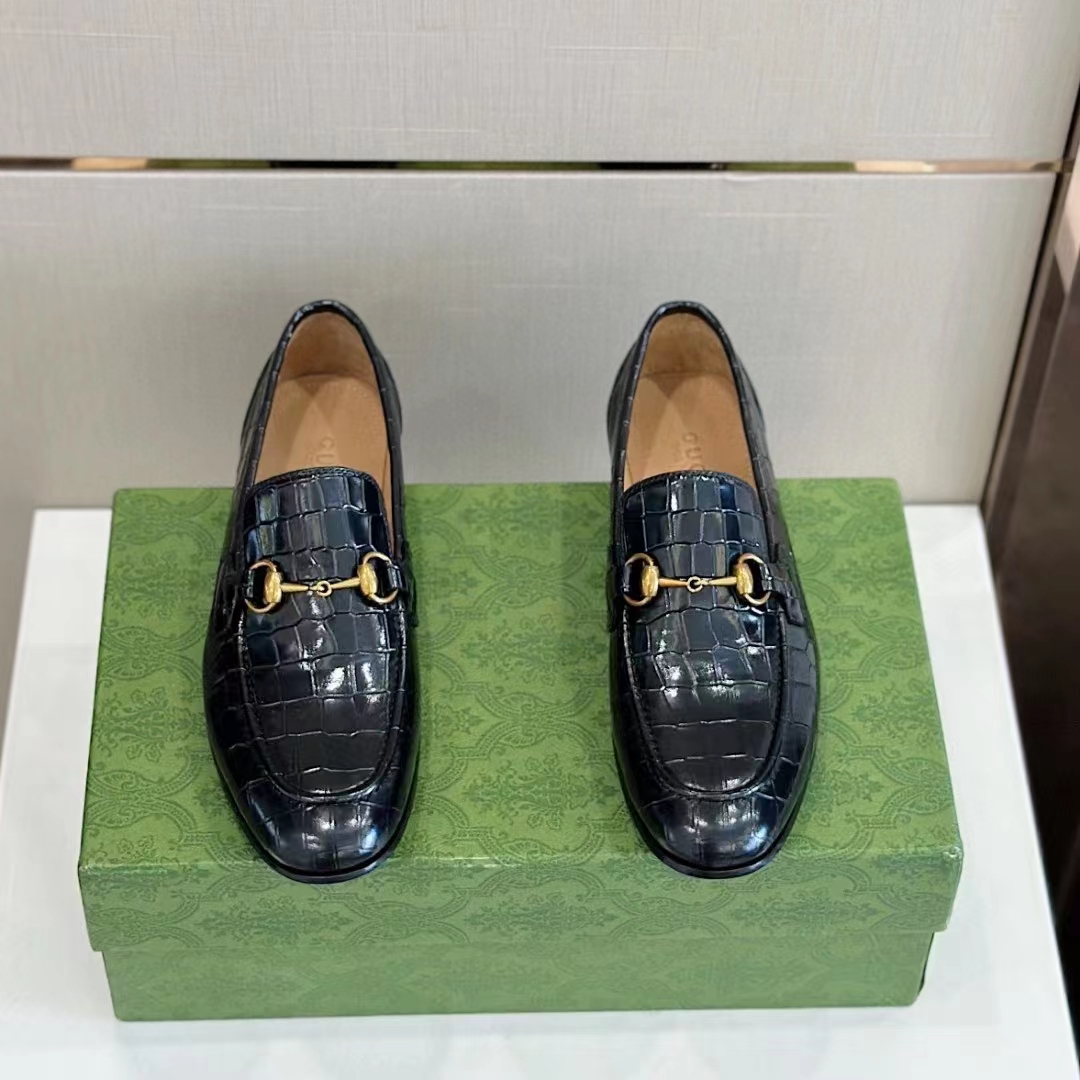 Gucci Unisex GG Jordaan Crocodile Loafer Blake Construction Black Horsebit Leather Flat 1 CM Heel