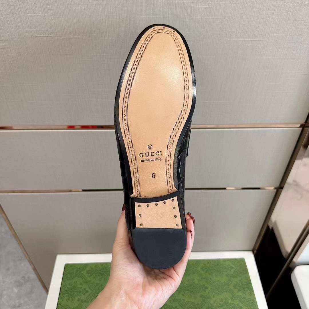Gucci Unisex GG Jordaan Crocodile Loafer Blake Construction Black Horsebit Leather Flat 1 CM Heel