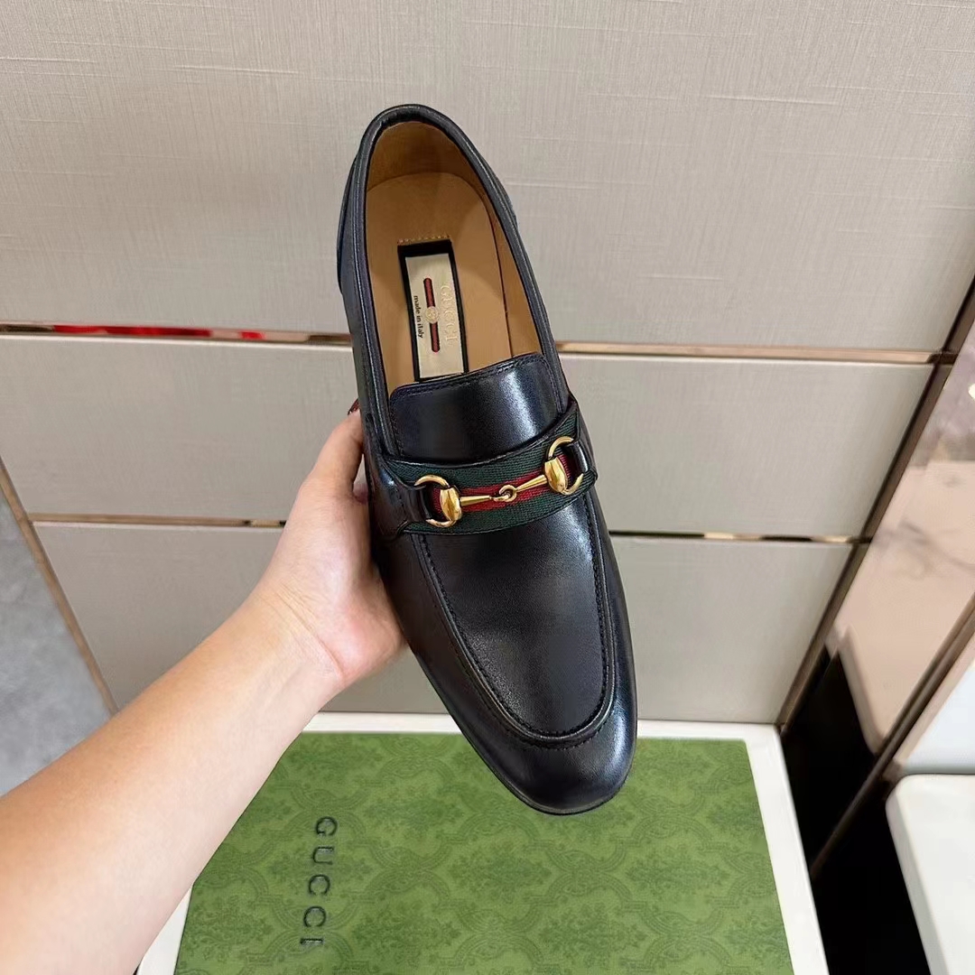 Gucci Unisex GG Loafer Horsebit Soft Black Leather Web Sole Flat 1.5 CM Heel