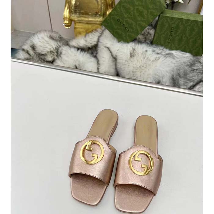 Gucci Women GG Gucci Nojum Blondie Slide Metallic Platinum Leather Round Interlocking G Flat