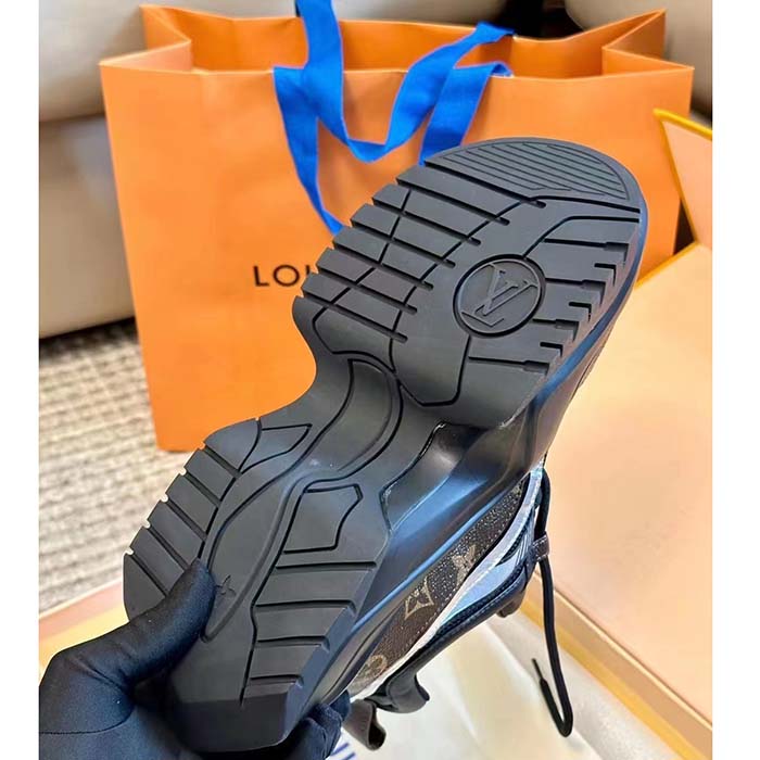 Louis Vuitton Unisex LV Archlight 2.0 Platform Sneaker Black Mix of Materials 5 Cm Heel