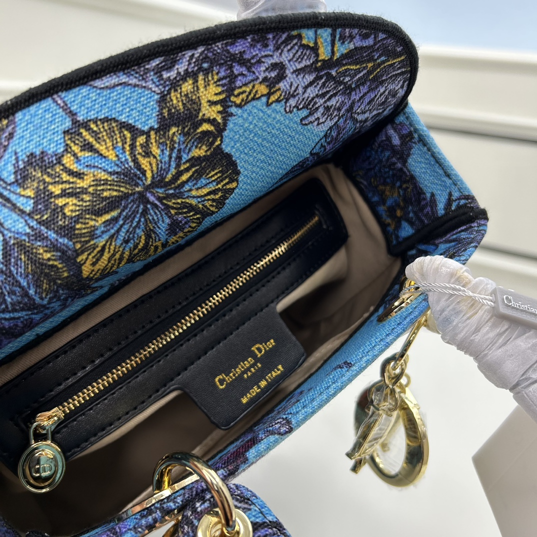 Dior Women CD Medium Lady D-Lite Bag Celestial Blue Multicolor Toile De Jouy Voyage Embroidery