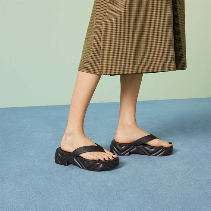 Gucci Women GG Thong Platform Slide Sandal Black Rubber Mid 5 CM Heel