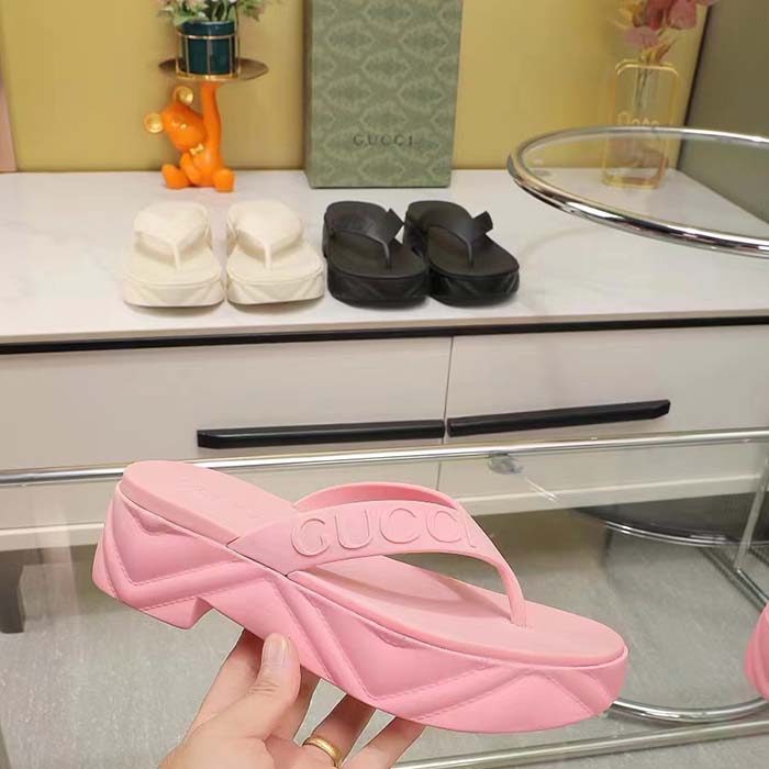 Gucci Women GG Thong Platform Slide Sandal Pink Rubber Mid 5 CM Heel